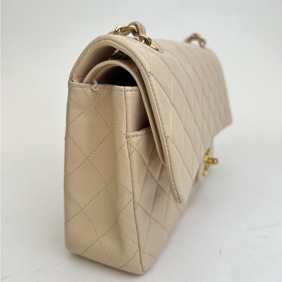 SOLD 🥰Authentic Beige Chanel Classic Double Flap Lambskin Shoulder Bag - Picture 2 of 6